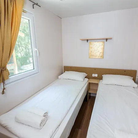 Porto Elea Camping & Kamp alanı