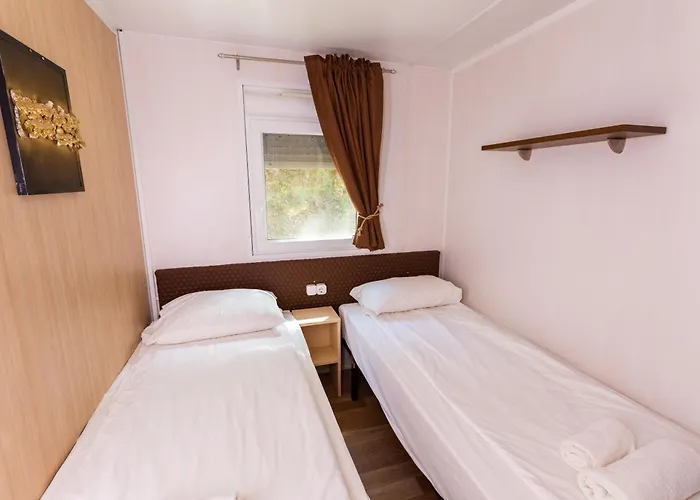 Porto Elea & Camping Metokhion Zografou